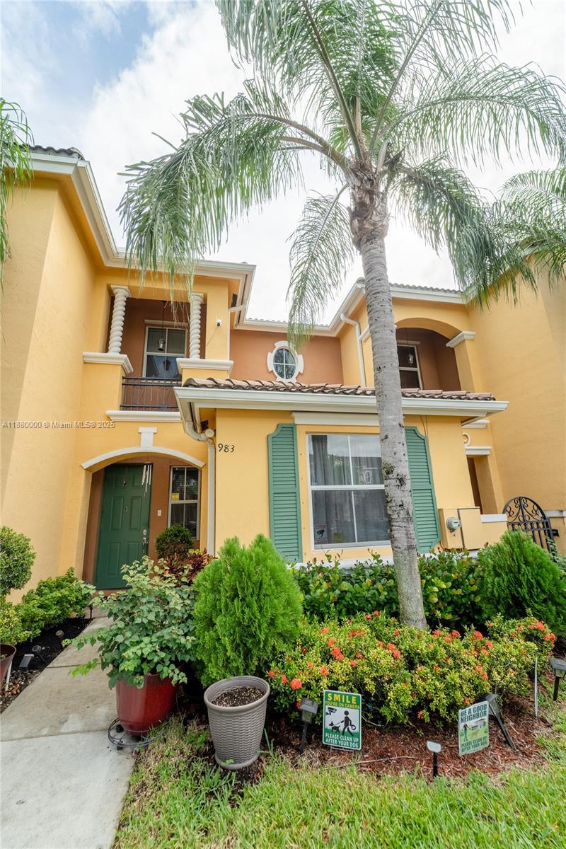 983 NE 42nd Pl, Homestead FL 33033