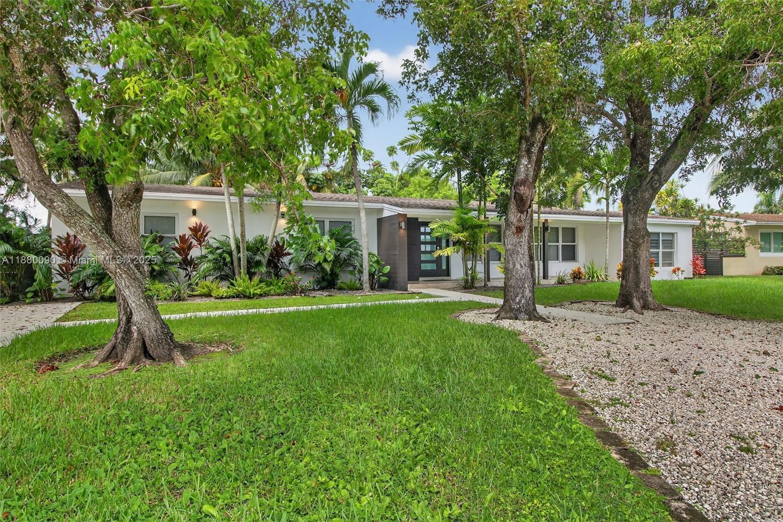 6090 SW 63rd Ave, South Miami FL 33143 photo 2