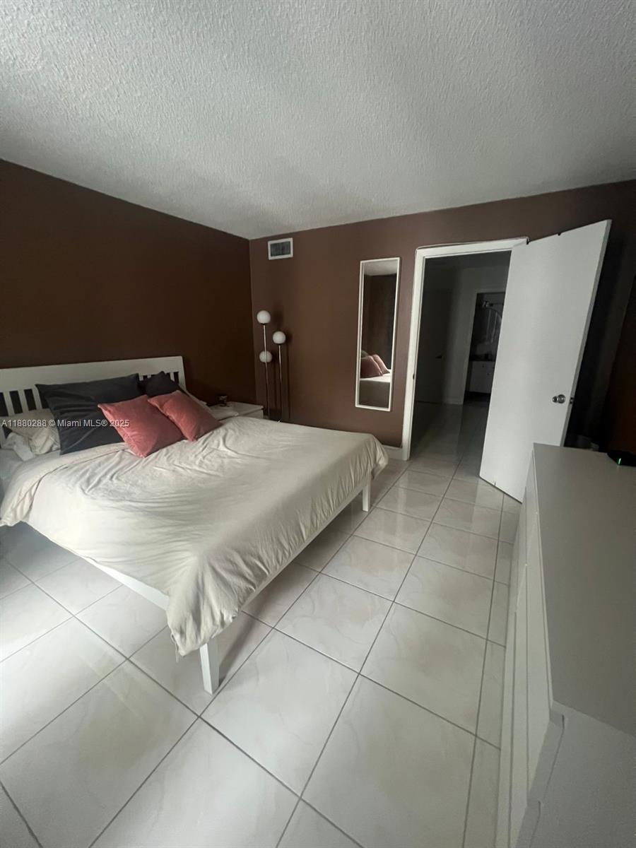 2750 NE 183rd St # 1612, Aventura FL 33160 photo 2