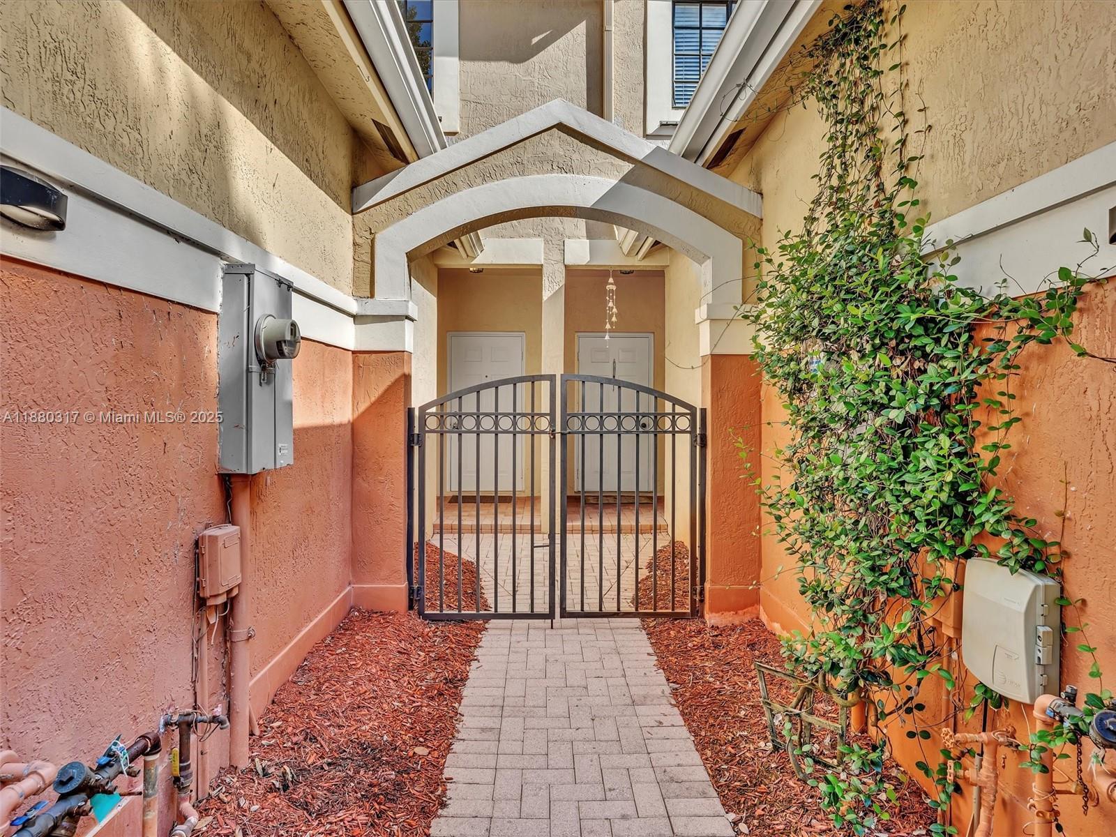 3865 Tree Top Dr, Weston FL 33332 photo 2