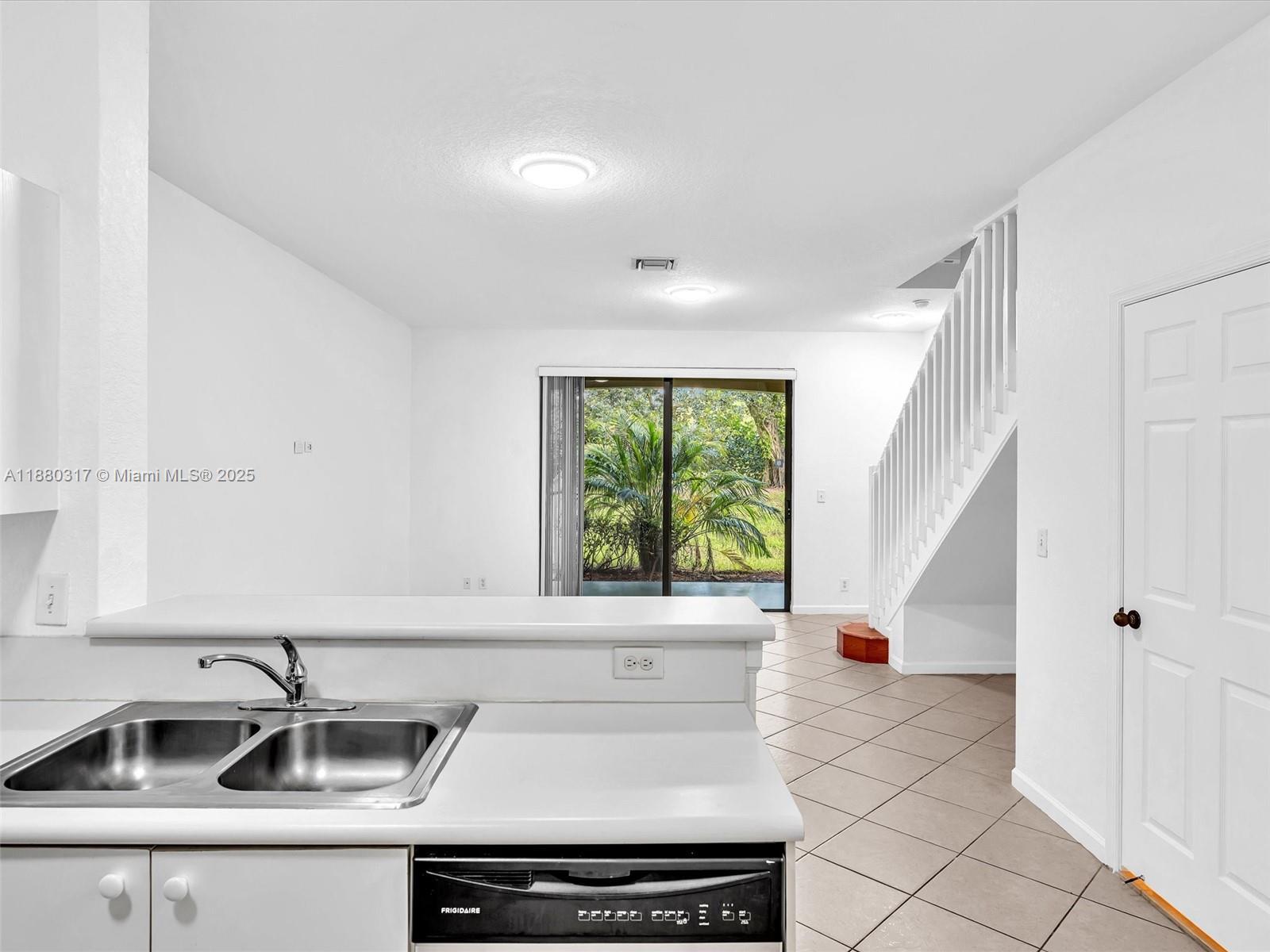 3865 Tree Top Dr, Weston FL 33332 photo 5