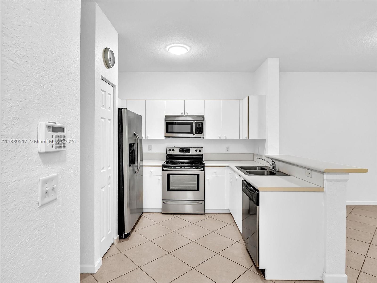 3865 Tree Top Dr, Weston FL 33332 photo 4