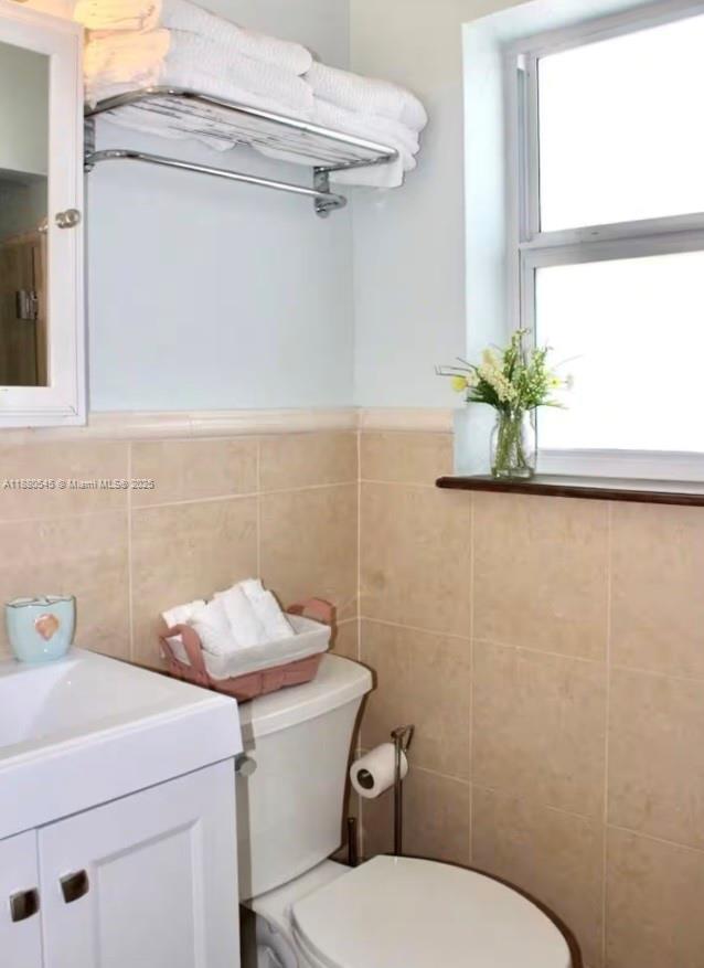 316 Walnut St # 2, Hollywood FL 33019 photo 5
