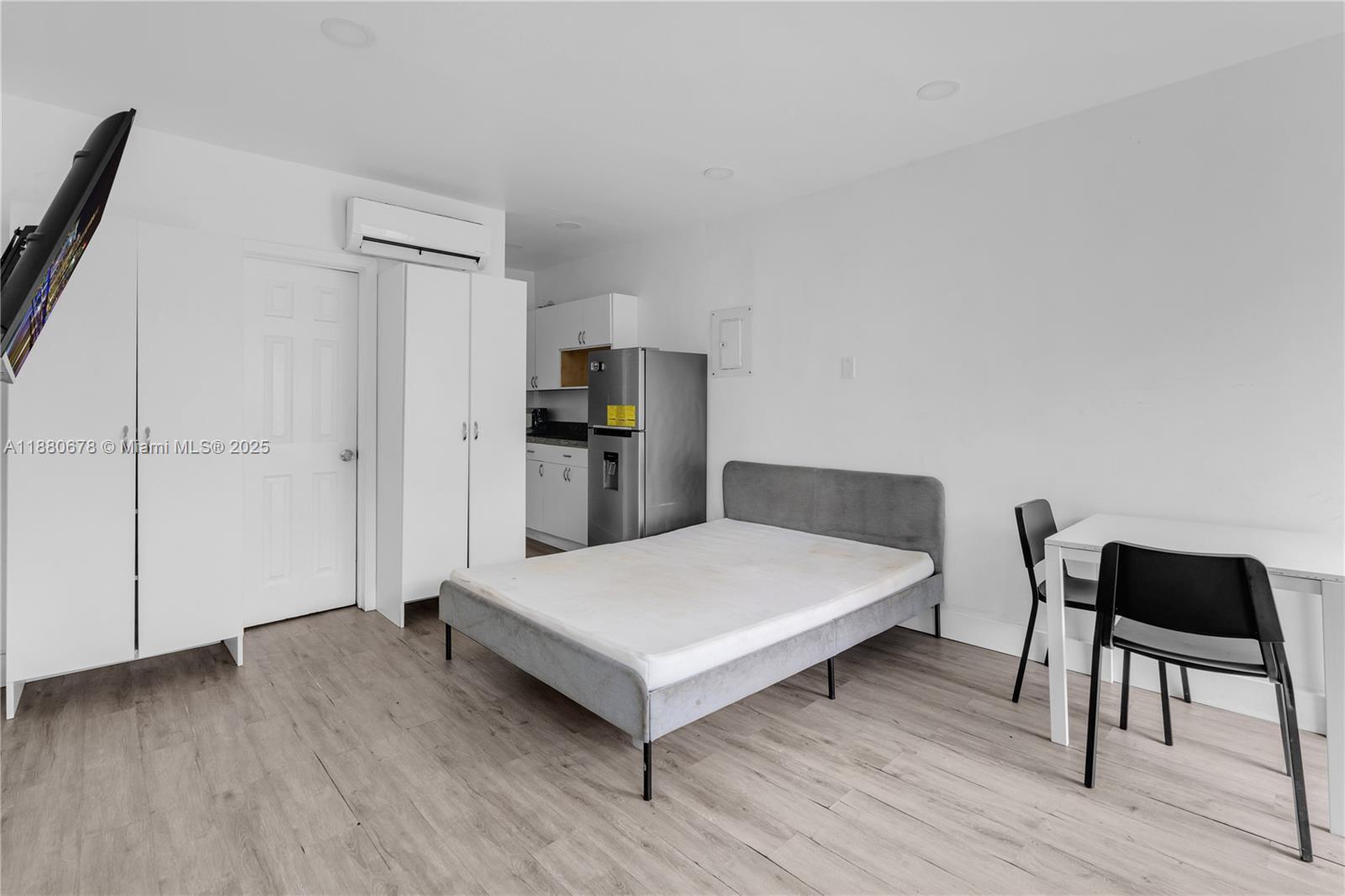 110 NW 9th Ave # 3, Miami FL 33128 photo 2