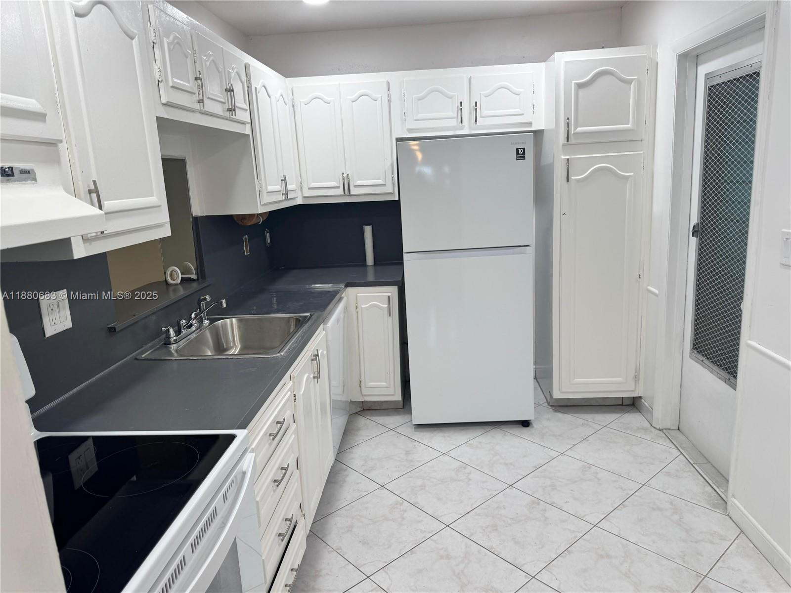 4141 NW 44th Ave # 117, Lauderdale Lakes FL 33319 photo 2