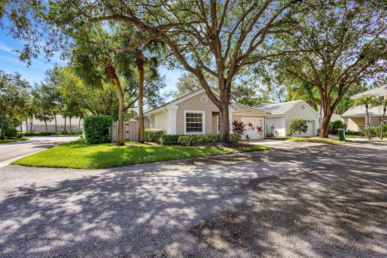15 Admirals Court, Palm Beach Gardens FL 33418 photo 3