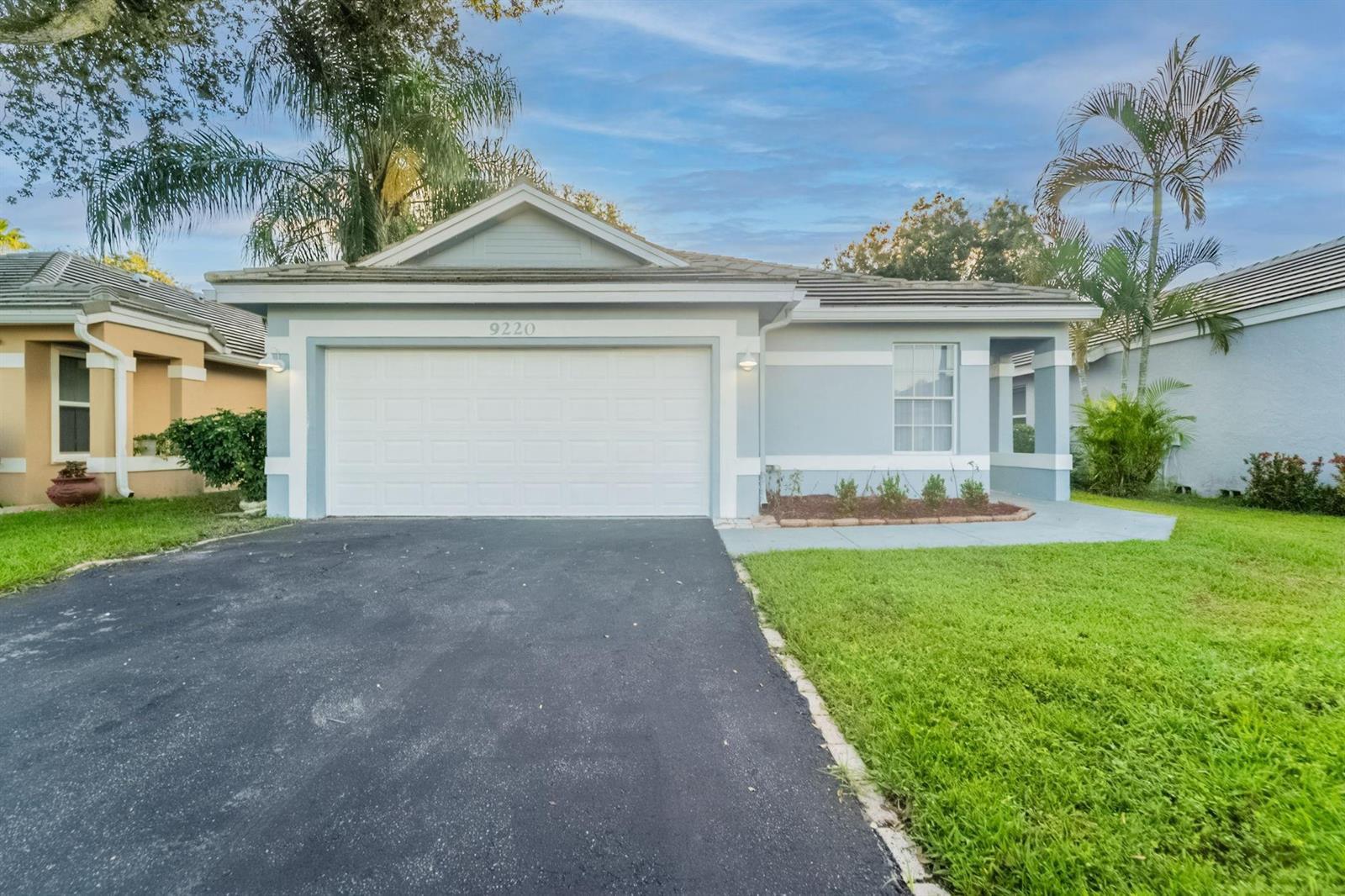 9220 Arborwood Circle, Davie FL 33328