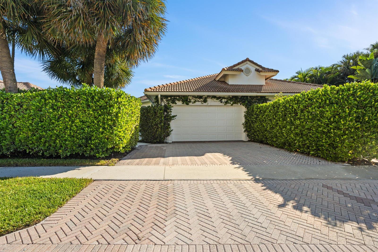 2940 Twin Oaks Way, Wellington FL 33414 photo 2