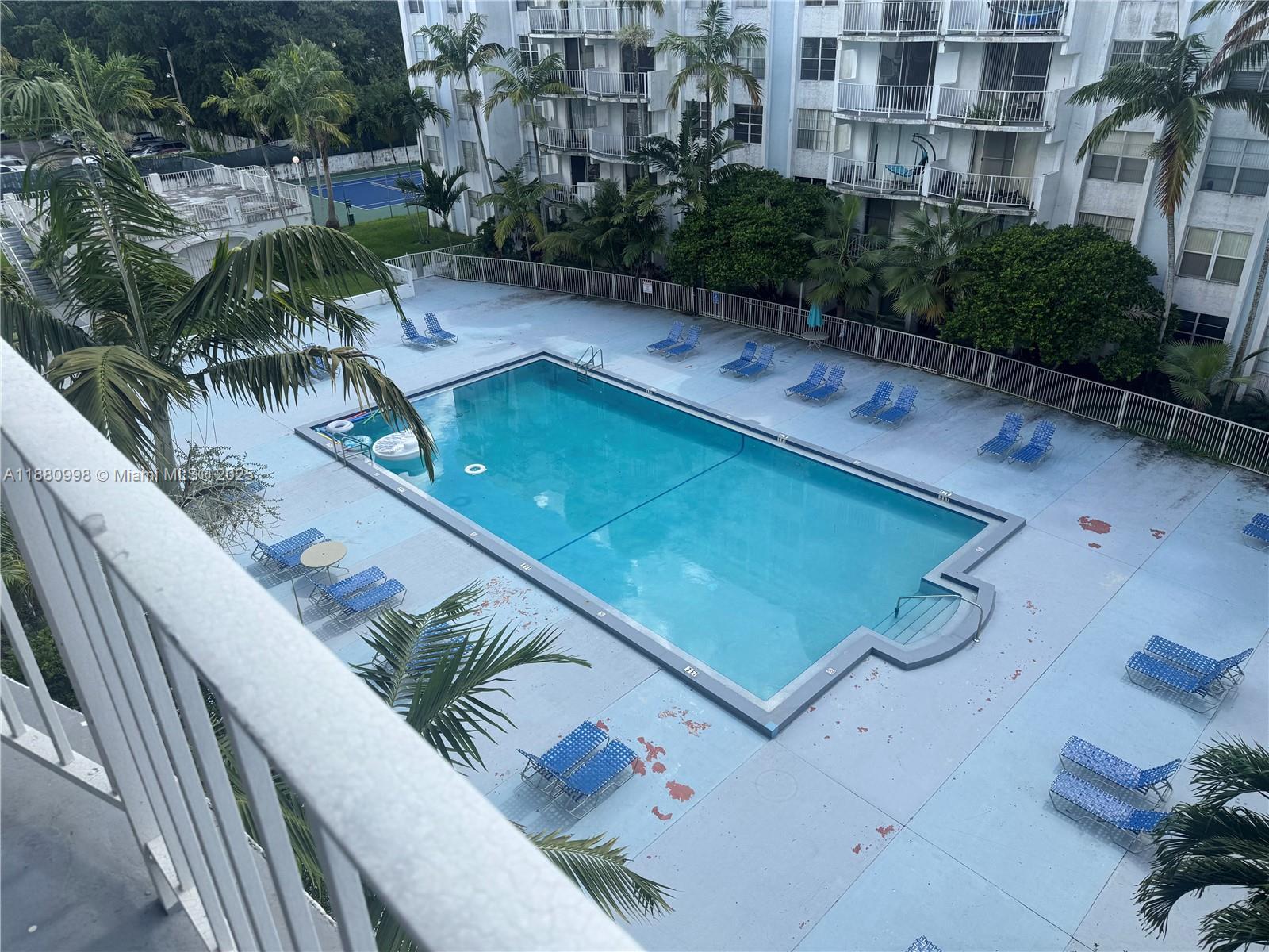 486 NW 165th St Rd # 506, Miami FL 33169