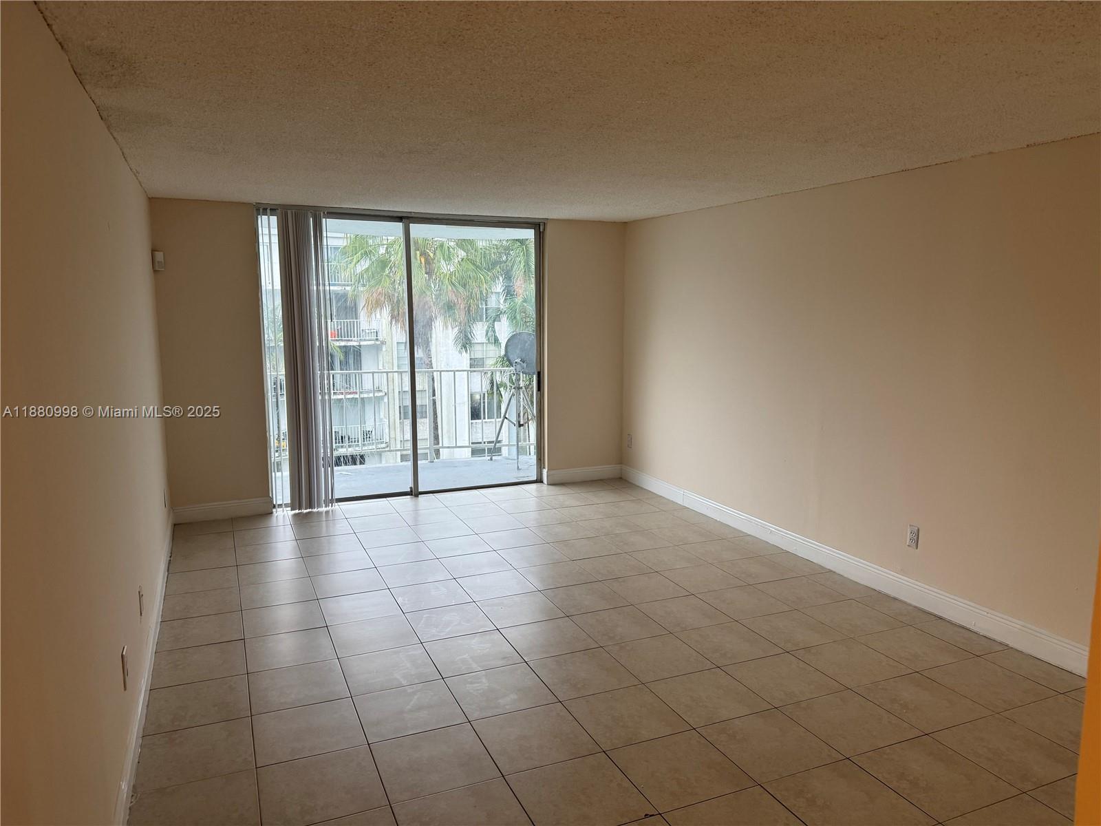 486 NW 165th St Rd # 506, Miami FL 33169 photo 4