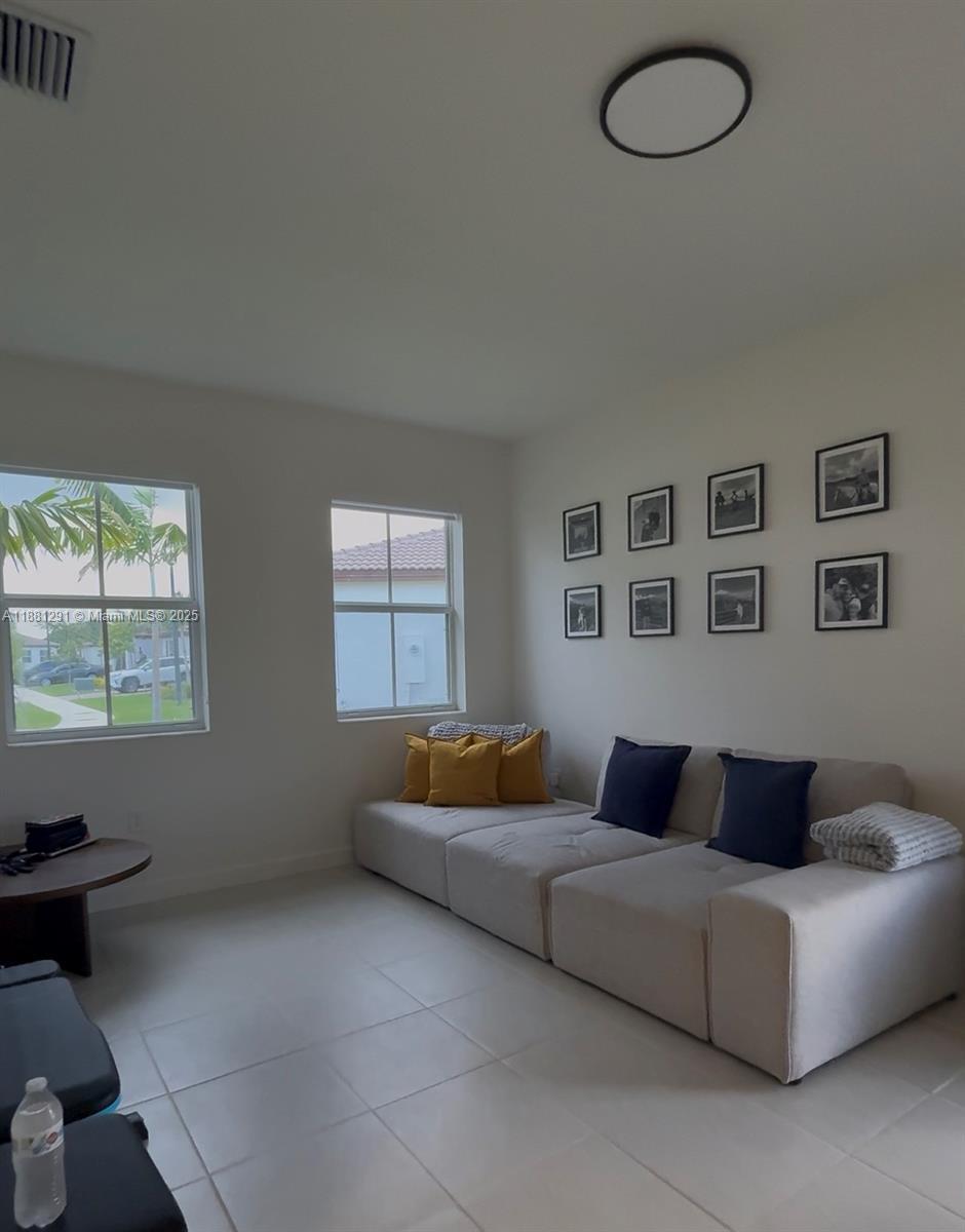 2415 SE 23rd Rd, Homestead FL 33035 photo 2