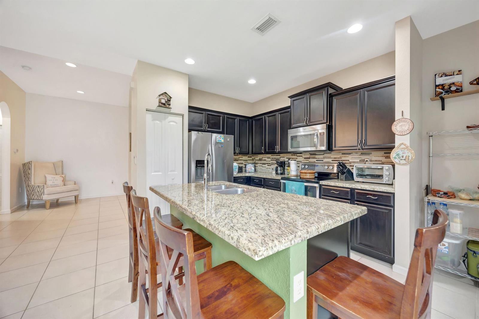 25123 SW 118th Place, Cutler Bay FL 33032 photo 2