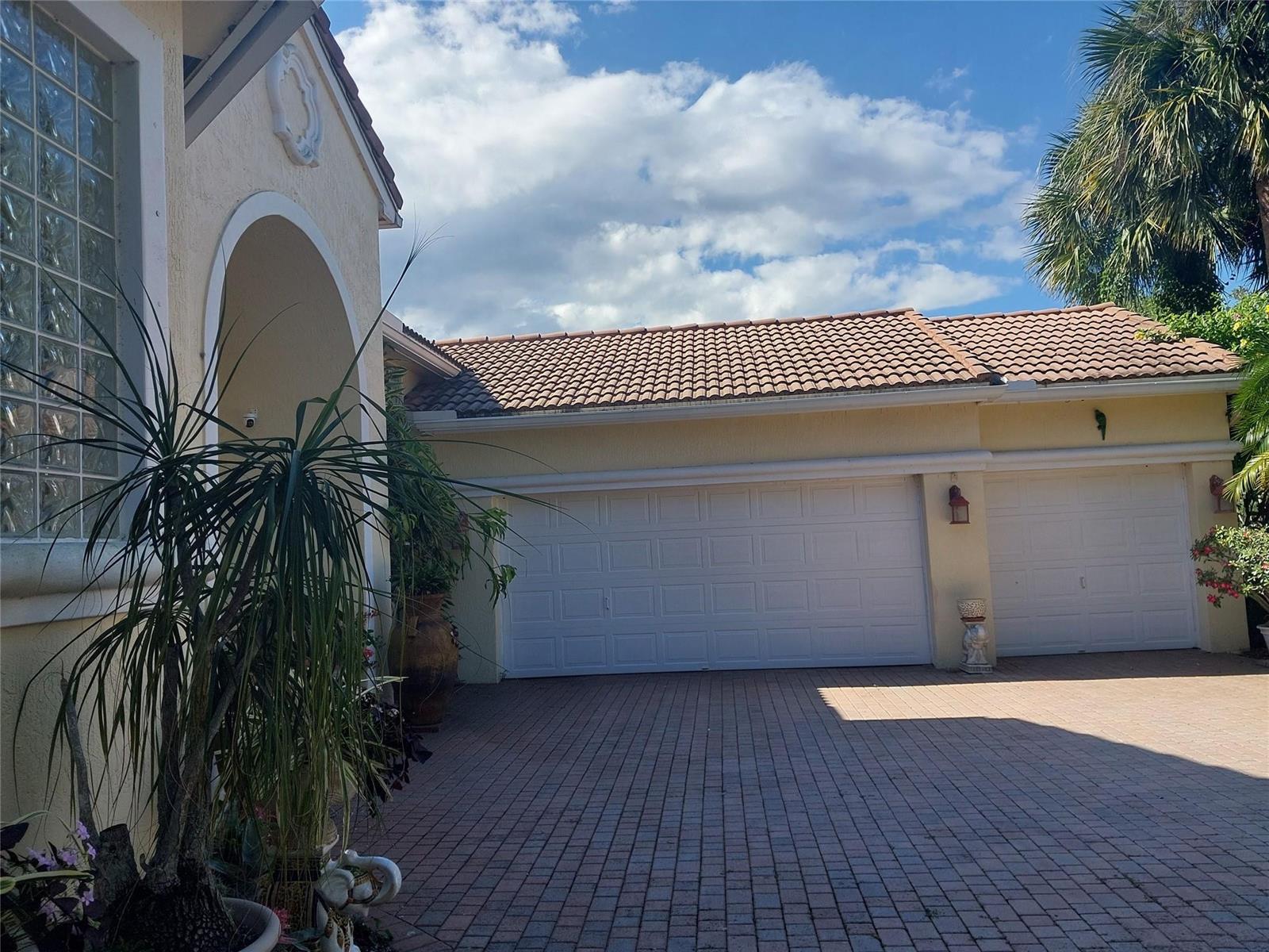 7042 SE Bay Hill Drive, Stuart FL 34997 photo 2