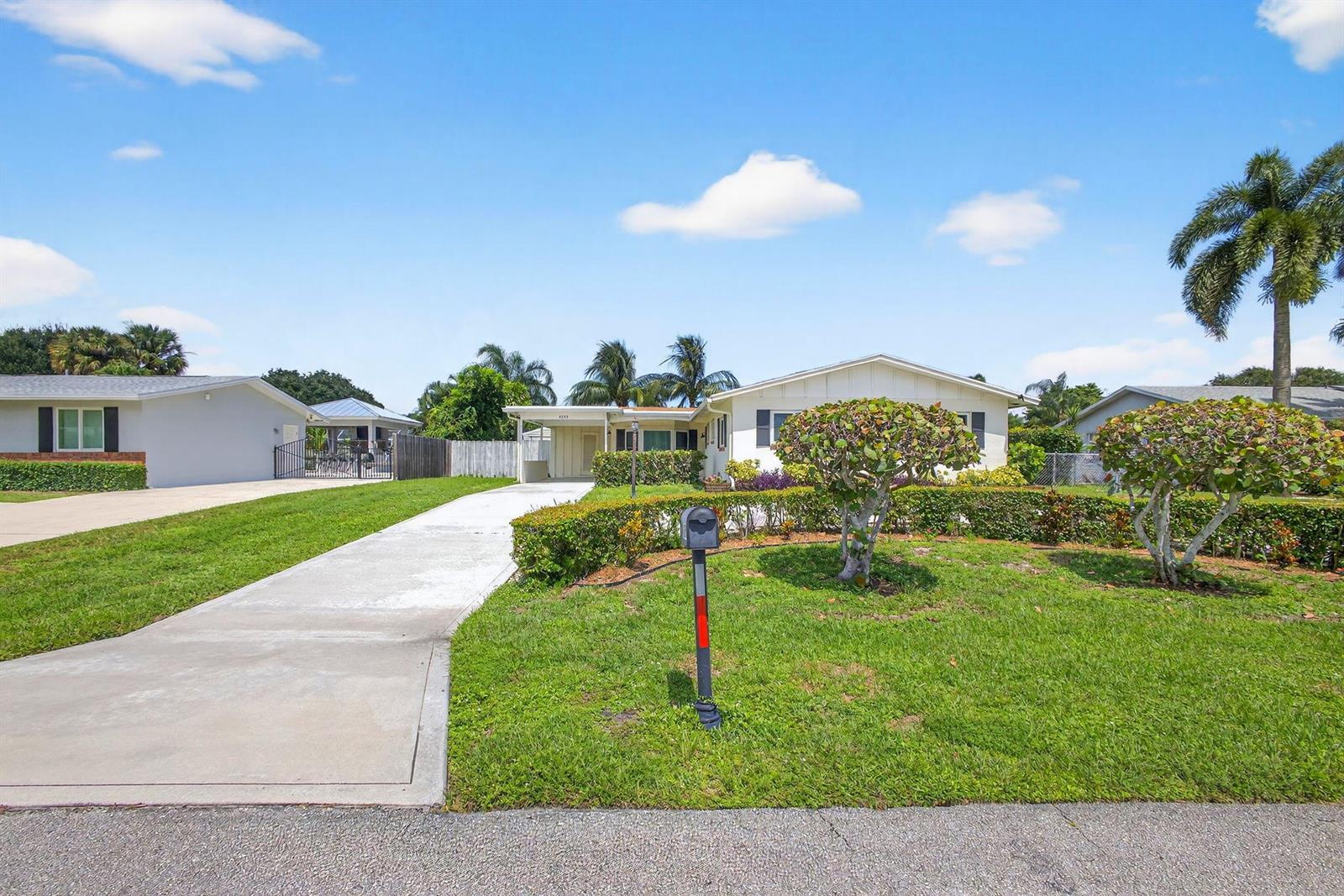 4359 Gardenia Drive, Palm Beach Gardens FL 33410 photo 2
