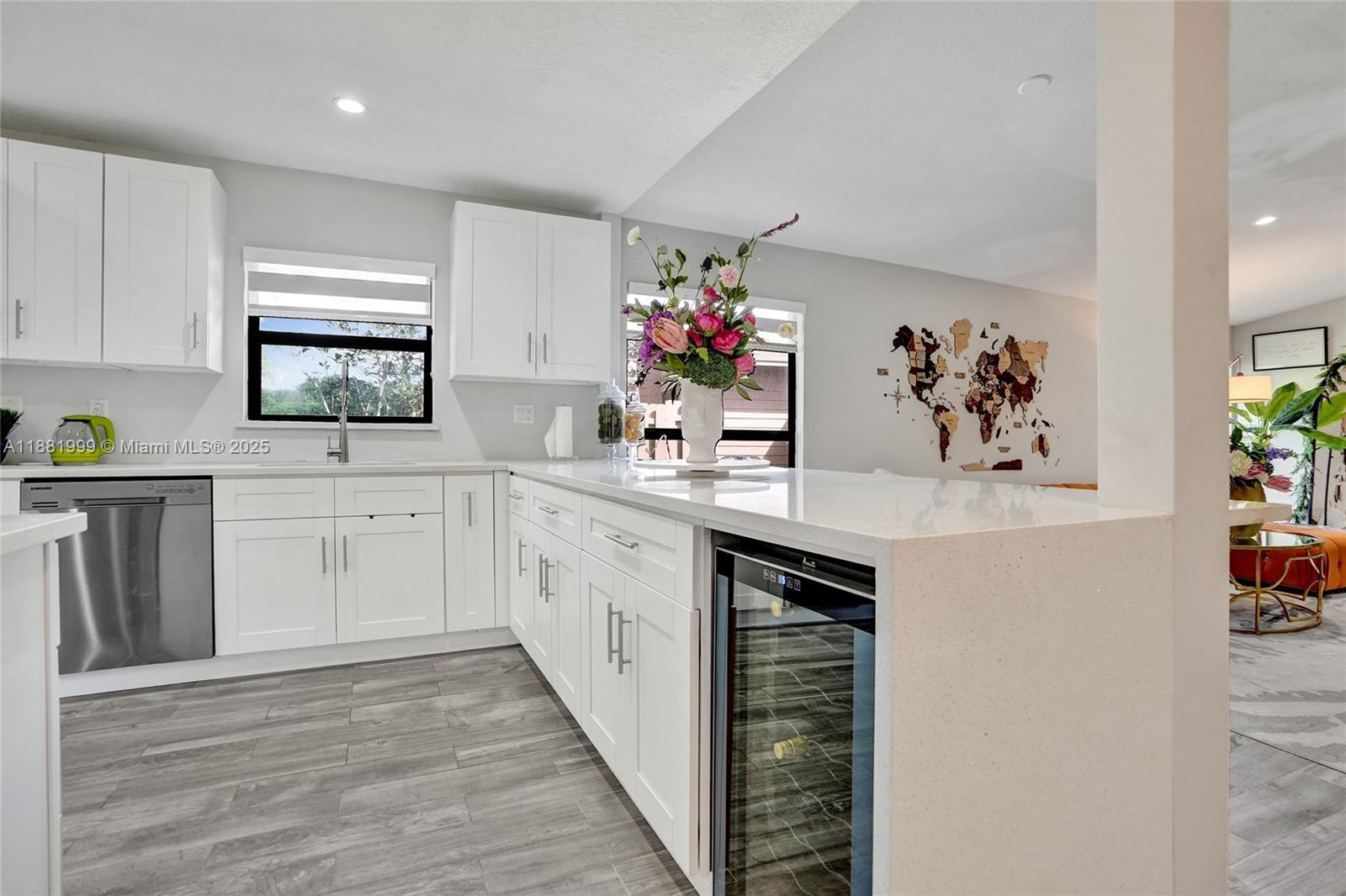 6188 pine tree lane, Tamarac FL 33319 photo 4