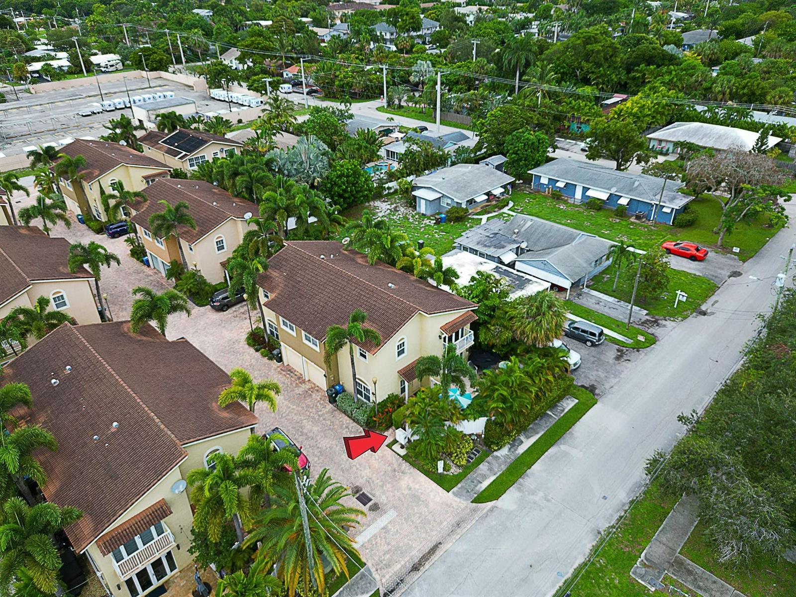 1251 NE 32nd Street, Oakland Park FL 33334 photo 3