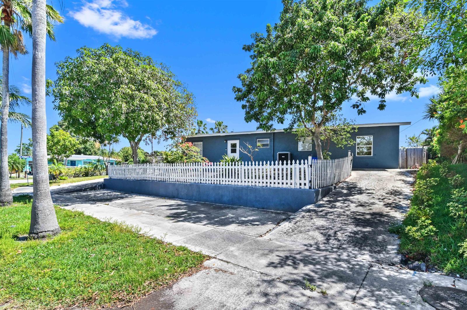 1032 W Jennings Street, Lantana FL 33462