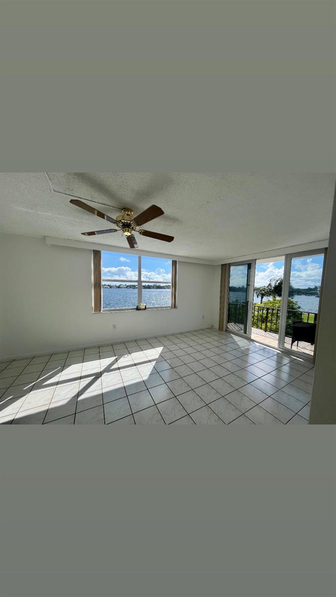 301 Croton Avenue # 305, Lantana FL 33462 photo 5