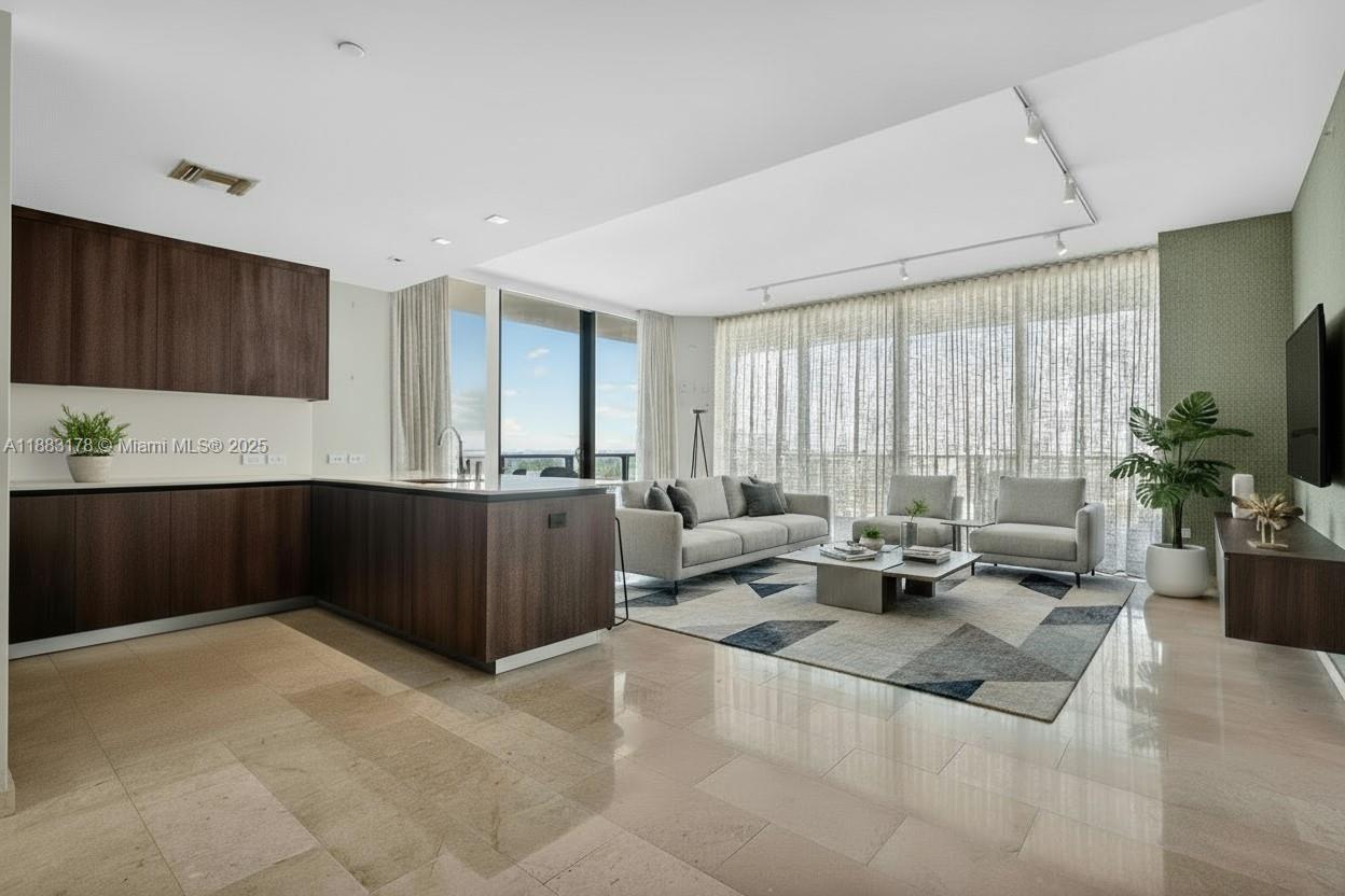 88 SW 7th St # 2402, Miami FL 33130 photo 5