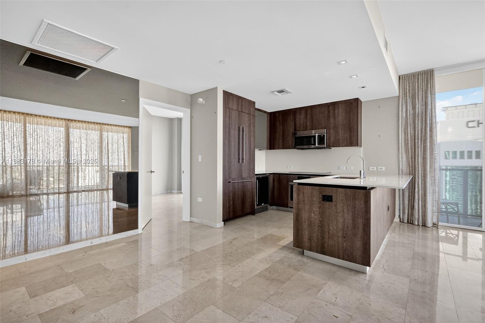 88 SW 7th St # 2402, Miami FL 33130 photo 4