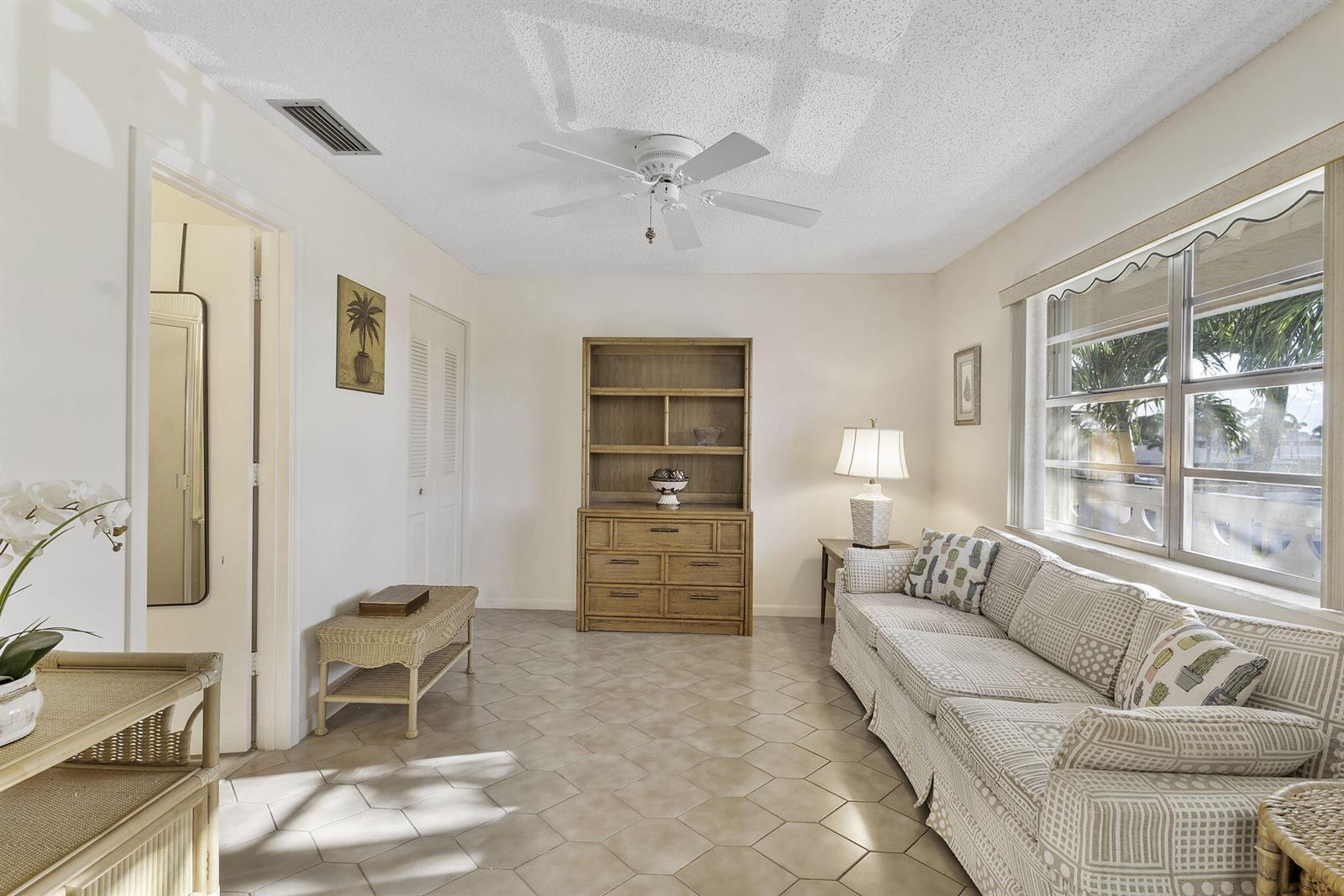 1050 Citrus # 202, Delray Beach FL 33445 photo 4