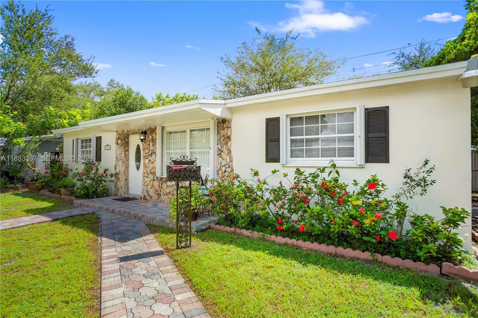7030 Tyler St, Hollywood FL 33024 photo 3