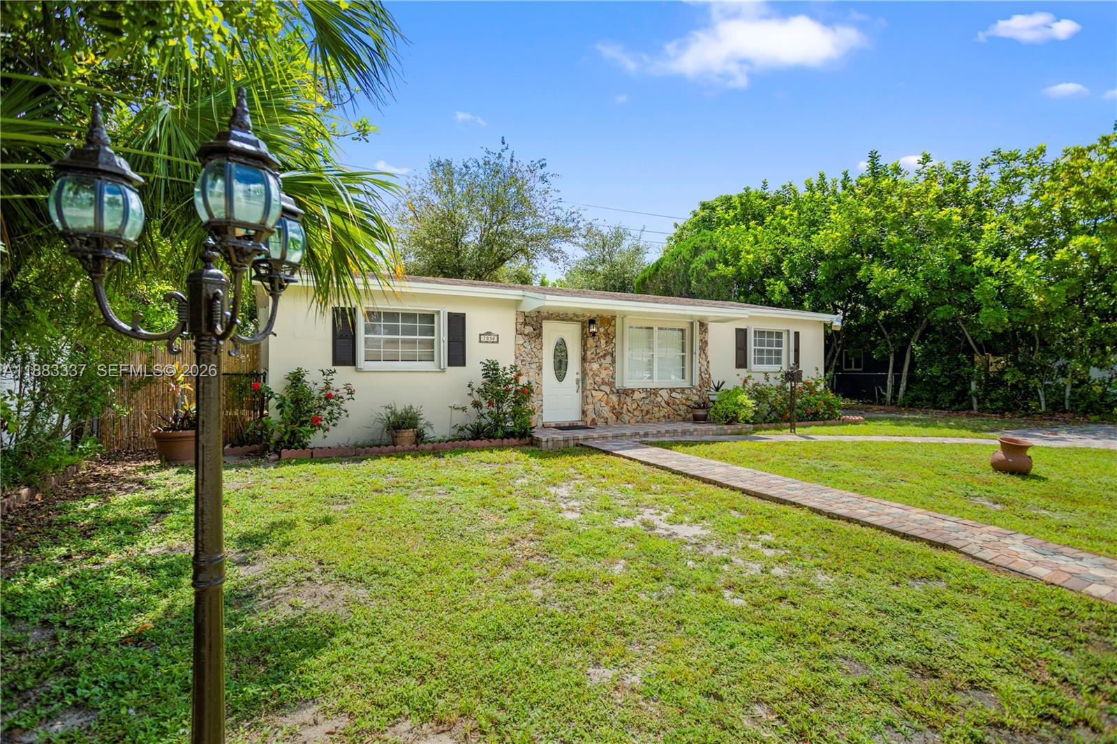 7030 Tyler St, Hollywood FL 33024 photo 4