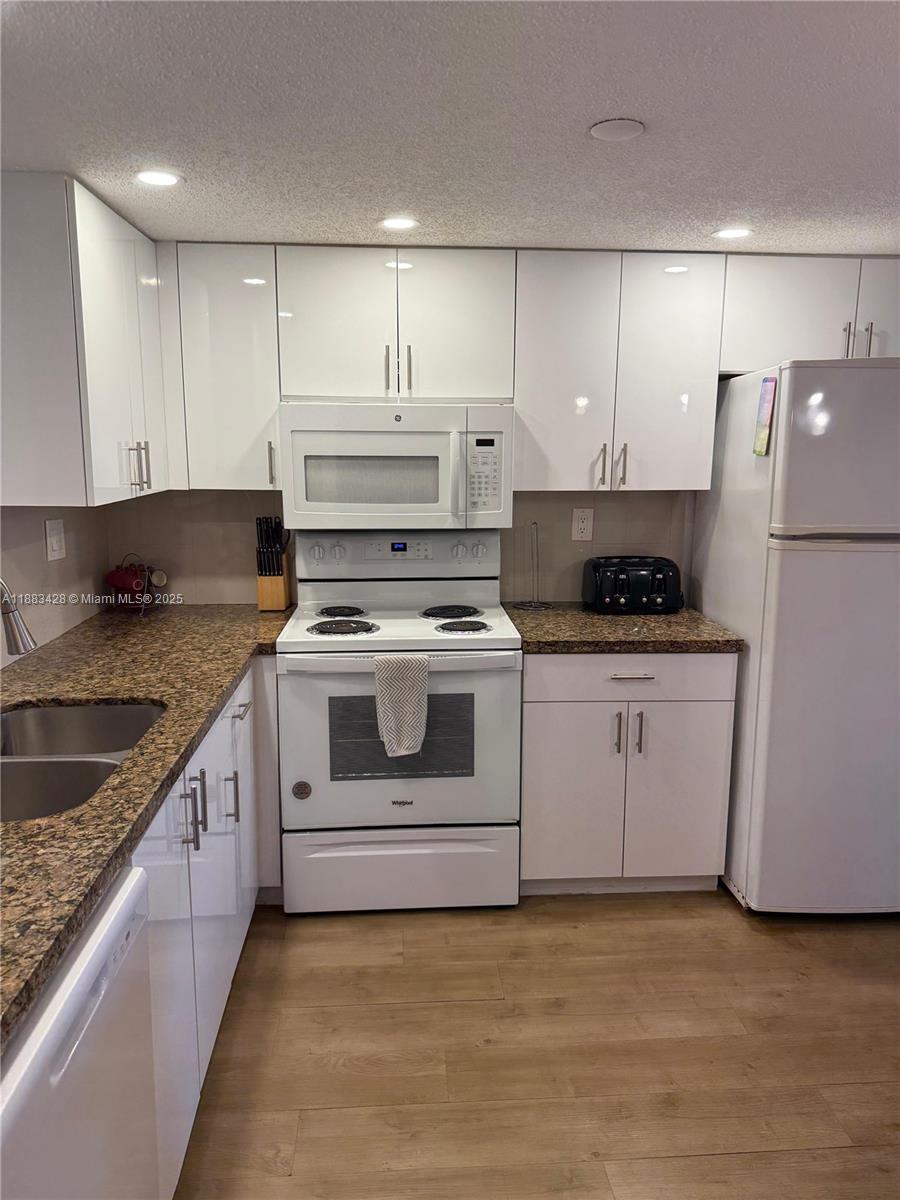 17801 N Bay Rd # 505, Sunny Isles Beach FL 33160 photo 2