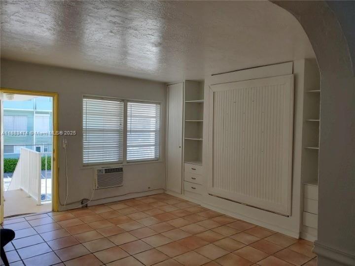 309 Crocus Ter # 10, Hollywood FL 33019 photo 3
