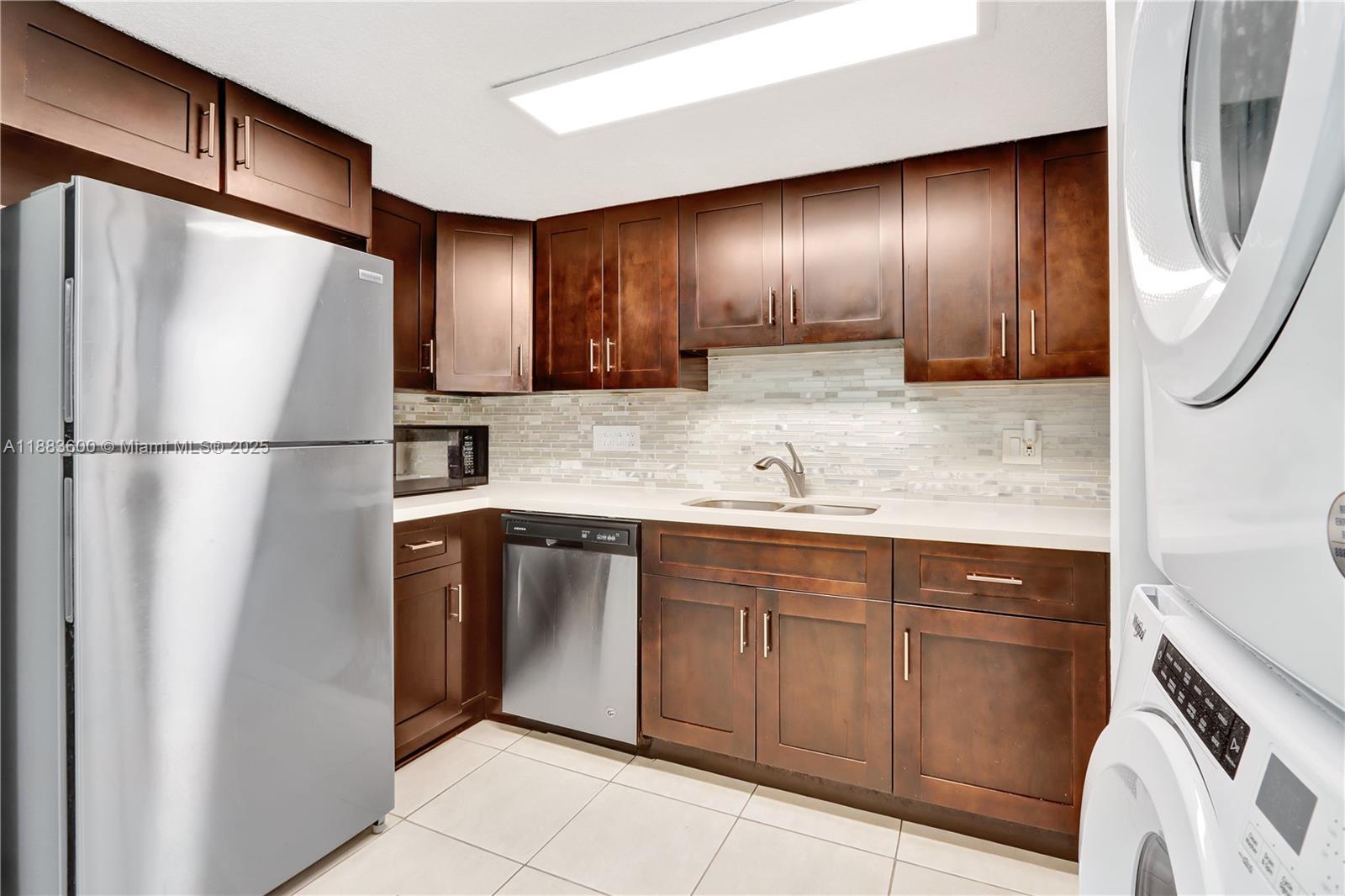 6916 NW 166th Ter # 1204, Miami Lakes FL 33014 photo 4