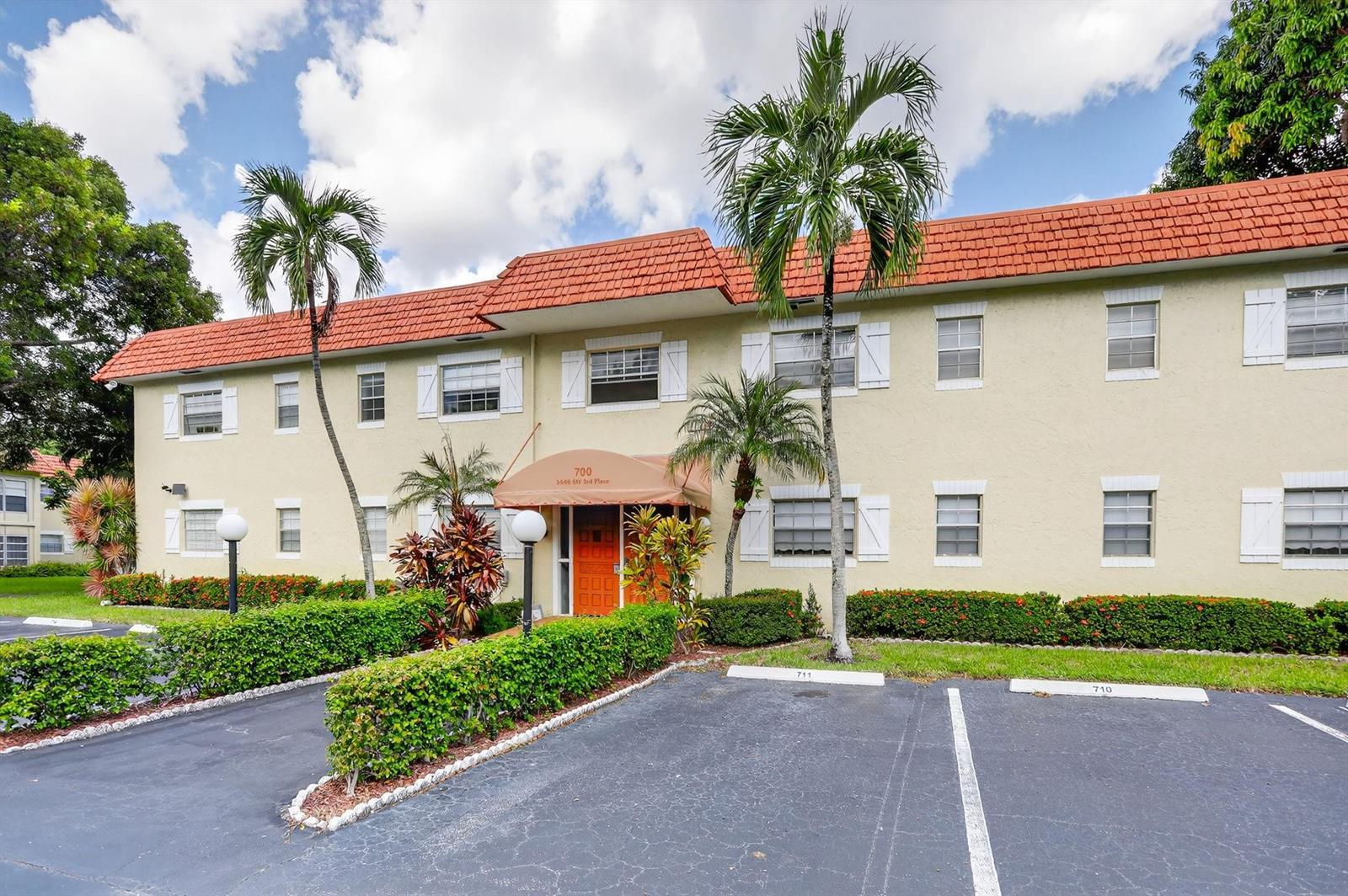 5640 SW 3rd Place # 208, Margate FL 33068