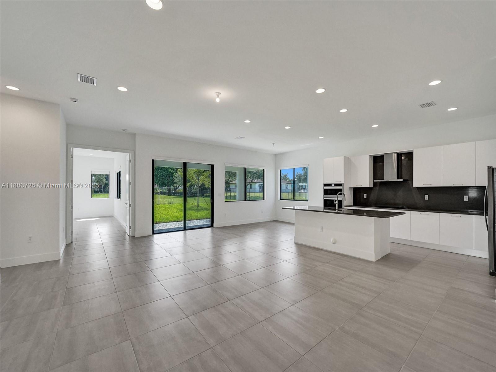 5736 SW 104th Ter, Cooper City FL 33328 photo 4