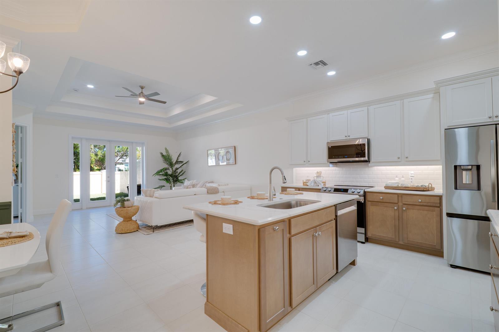 2005 Bridgepointe Circle # 98, Vero Beach FL 32967 photo 5