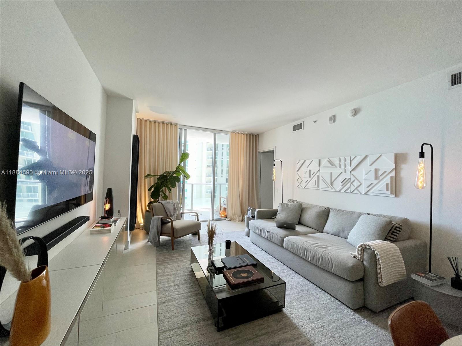1300 Brickell Bay Dr # 806, Miami FL 33131 photo 2