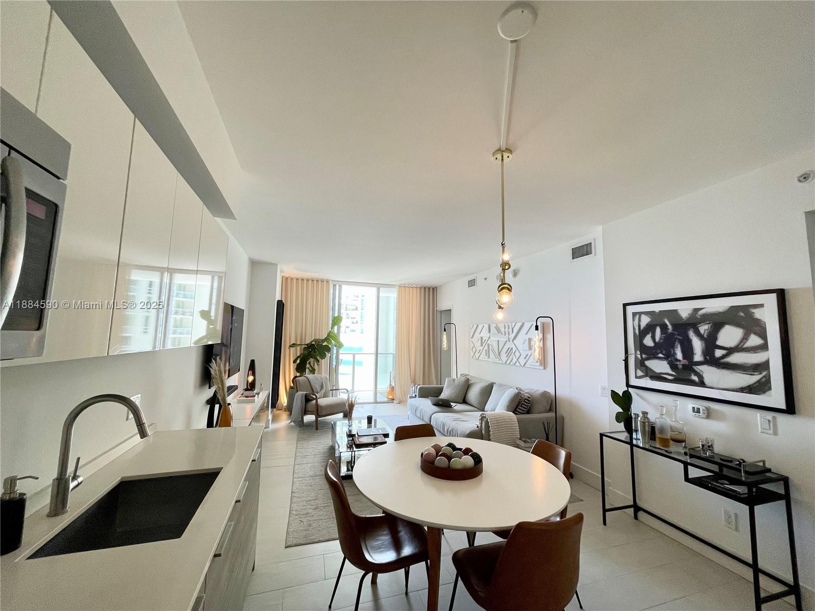 1300 Brickell Bay Dr # 806, Miami FL 33131 photo 3