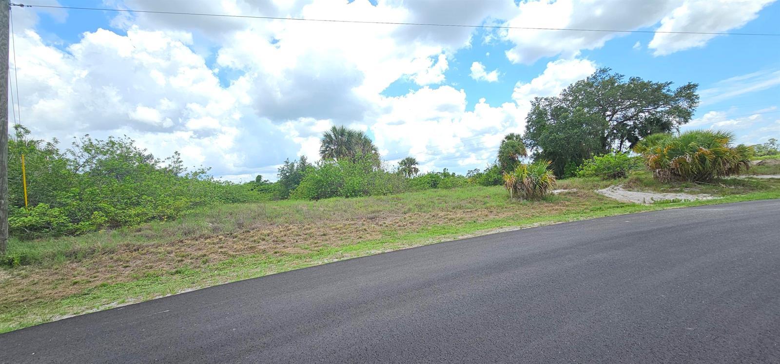 8055 Sunrise Circle, FL 33935 photo 2