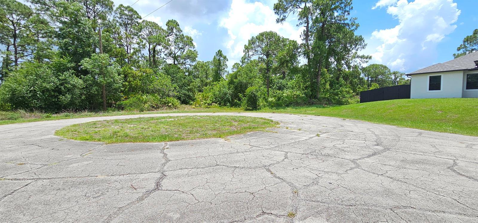 5006 Cyrus Court, FL 33935 photo 2