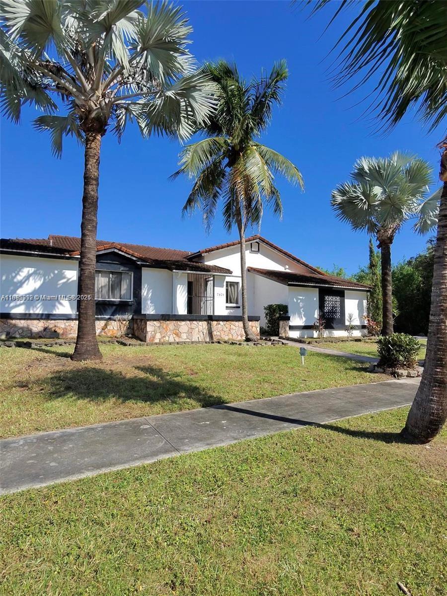 7821 SW 197th Ter, Cutler Bay FL 33189 photo 3