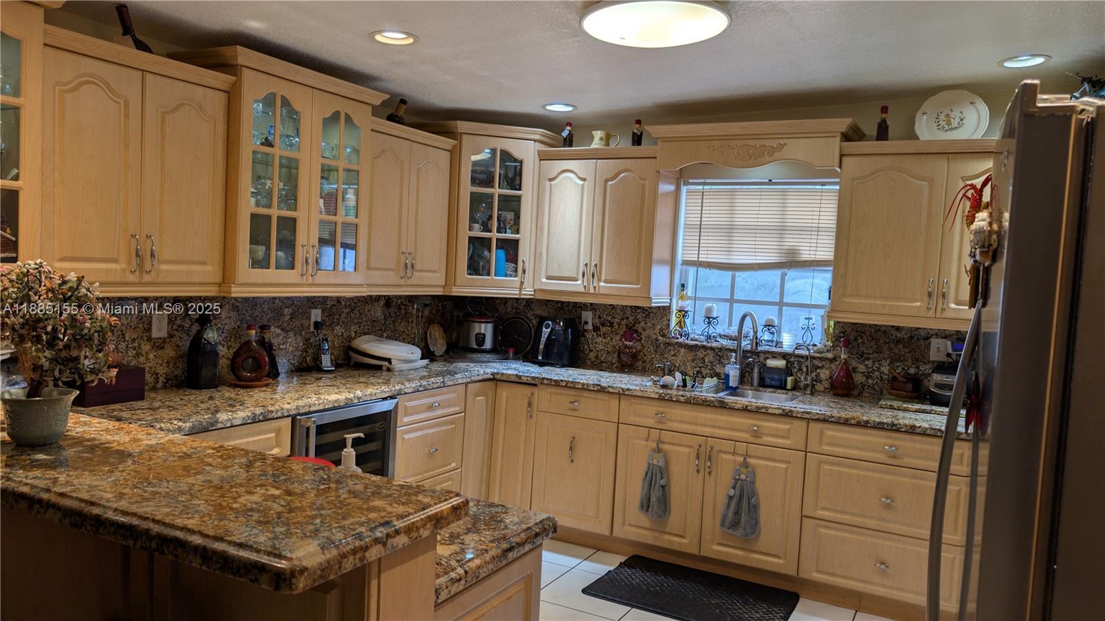 900 W 50th Pl, Hialeah FL 33012 photo 3