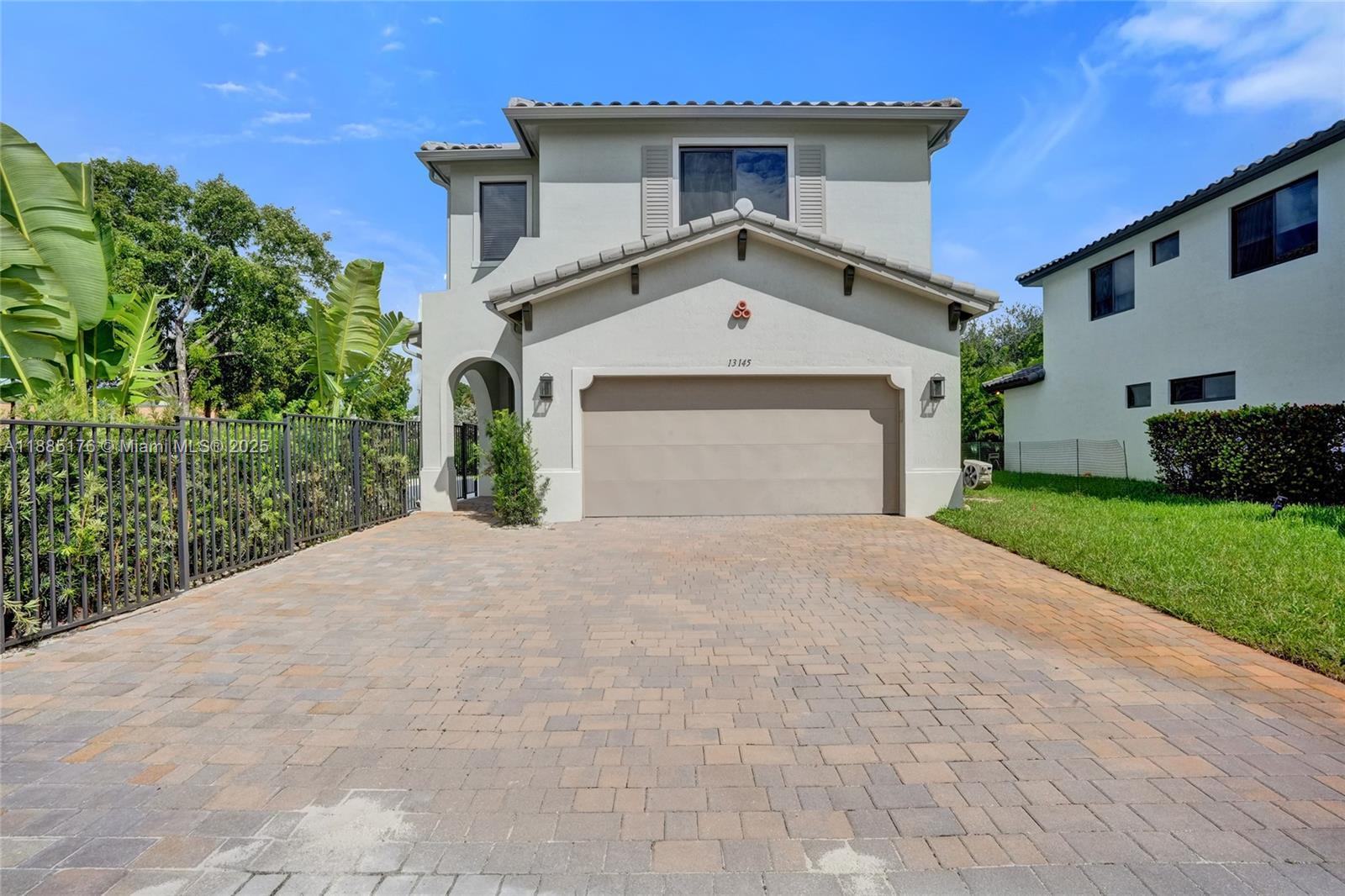 13145 Addilyn Ct, Davie FL 33325 photo 2