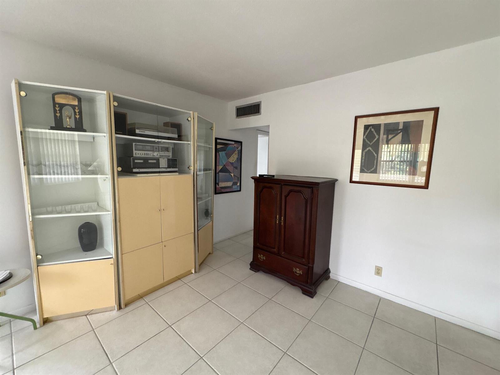 144 Norwich F, West Palm Beach FL 33417 photo 4