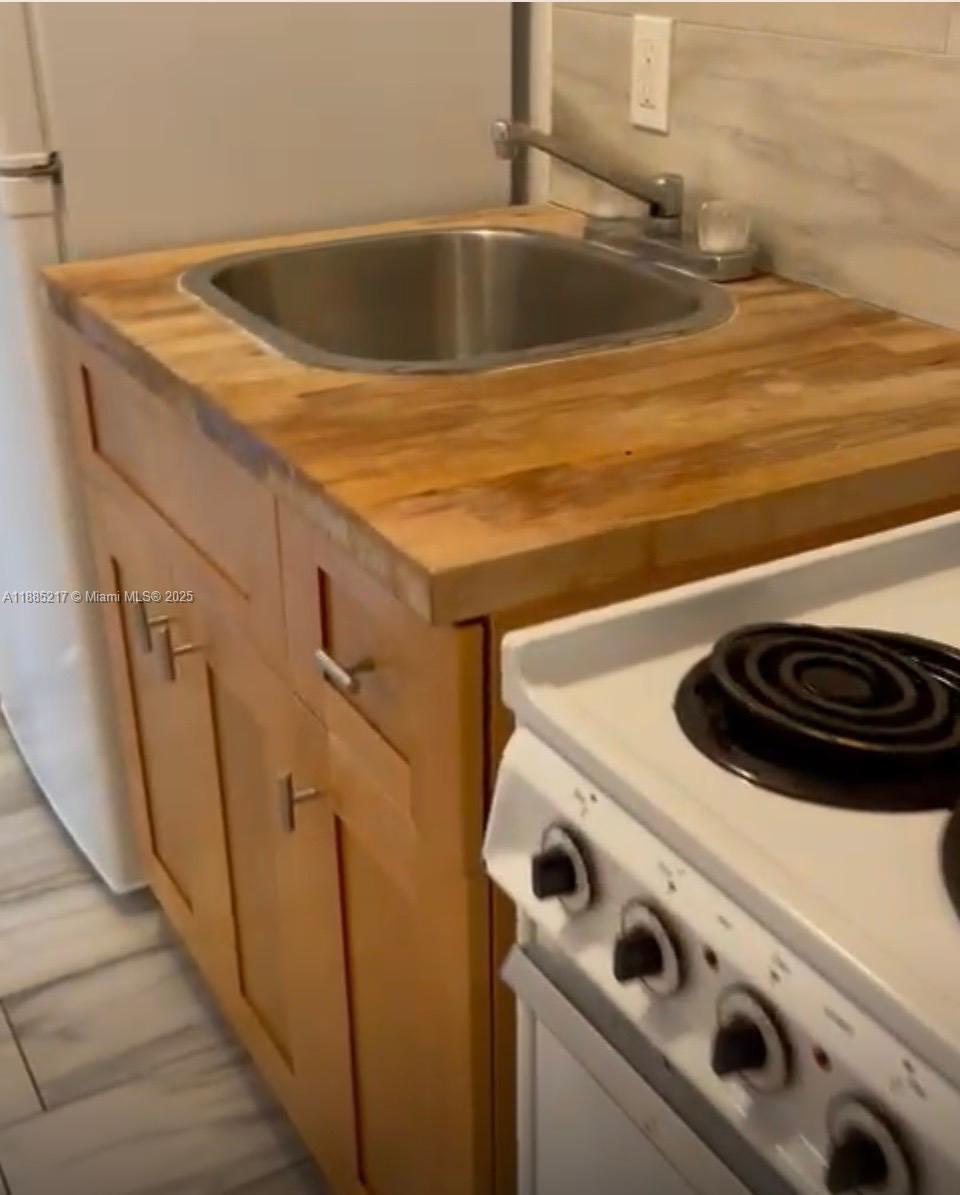 506 18th St # B, West Palm Beach FL 33407 photo 3