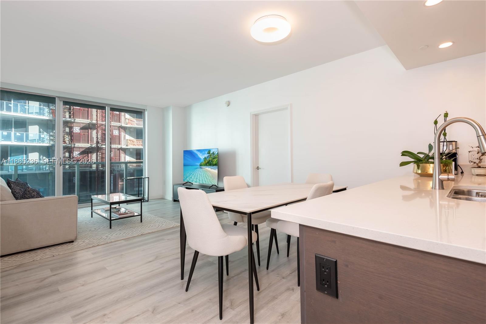 55 SE 6th St # 3403, Miami FL 33131 photo 4