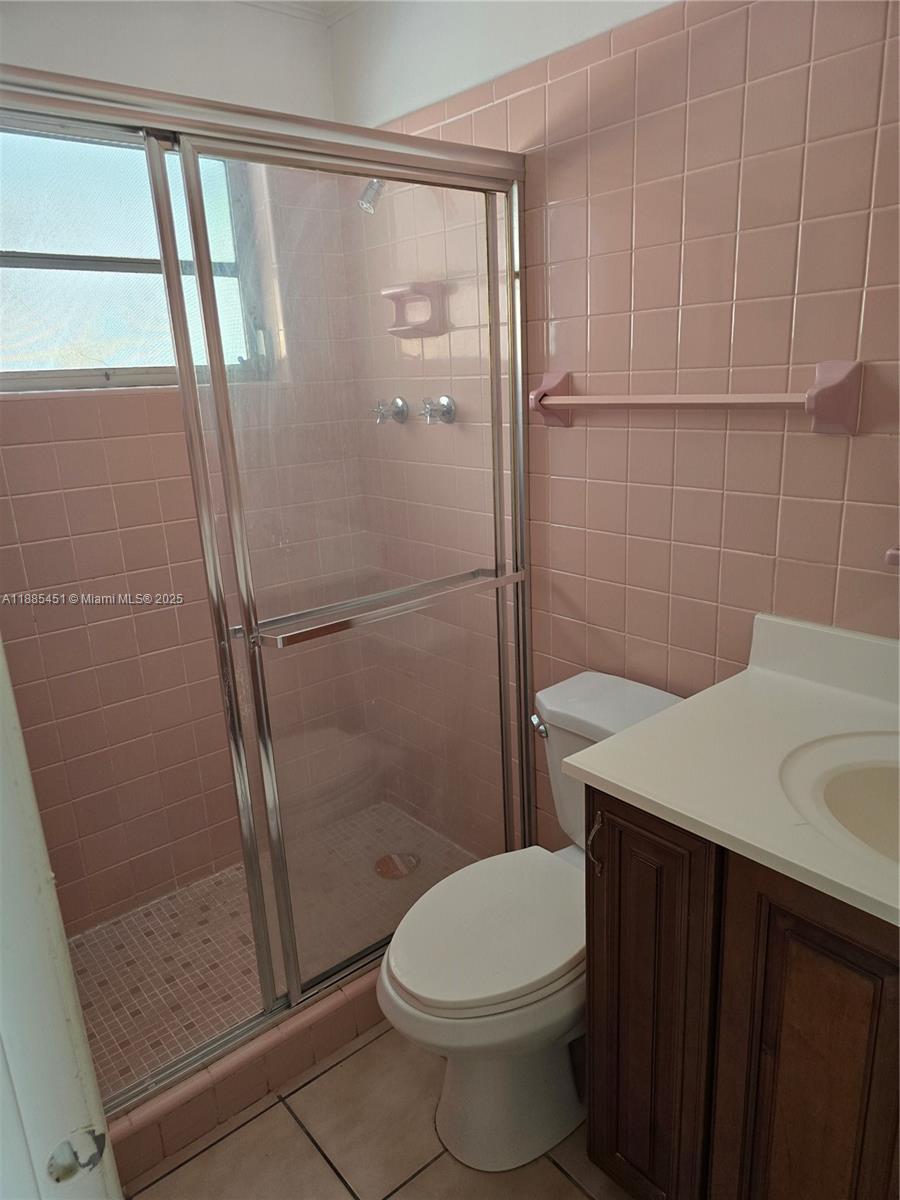 1113 NE 2nd St # 2, Hallandale Beach FL 33009 photo 5