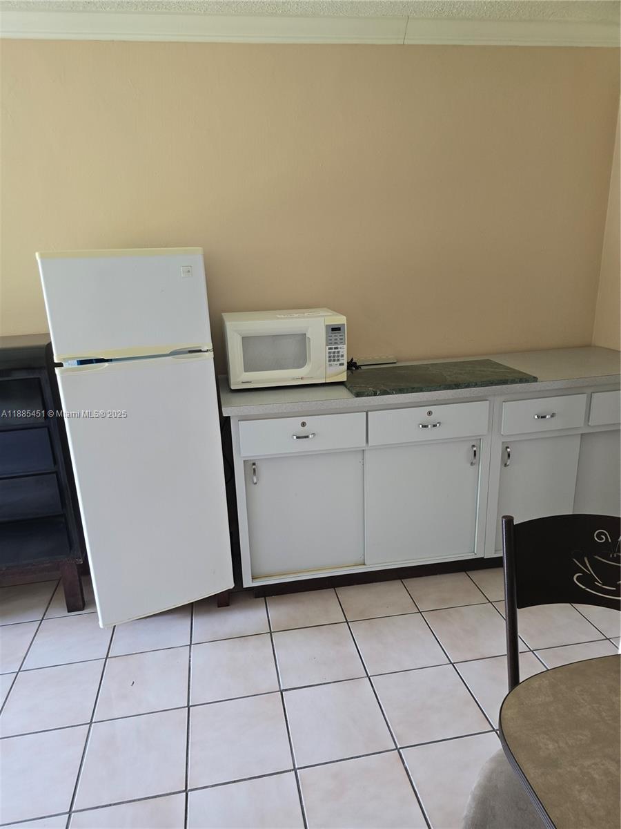 1113 NE 2nd St # 2, Hallandale Beach FL 33009 photo 4