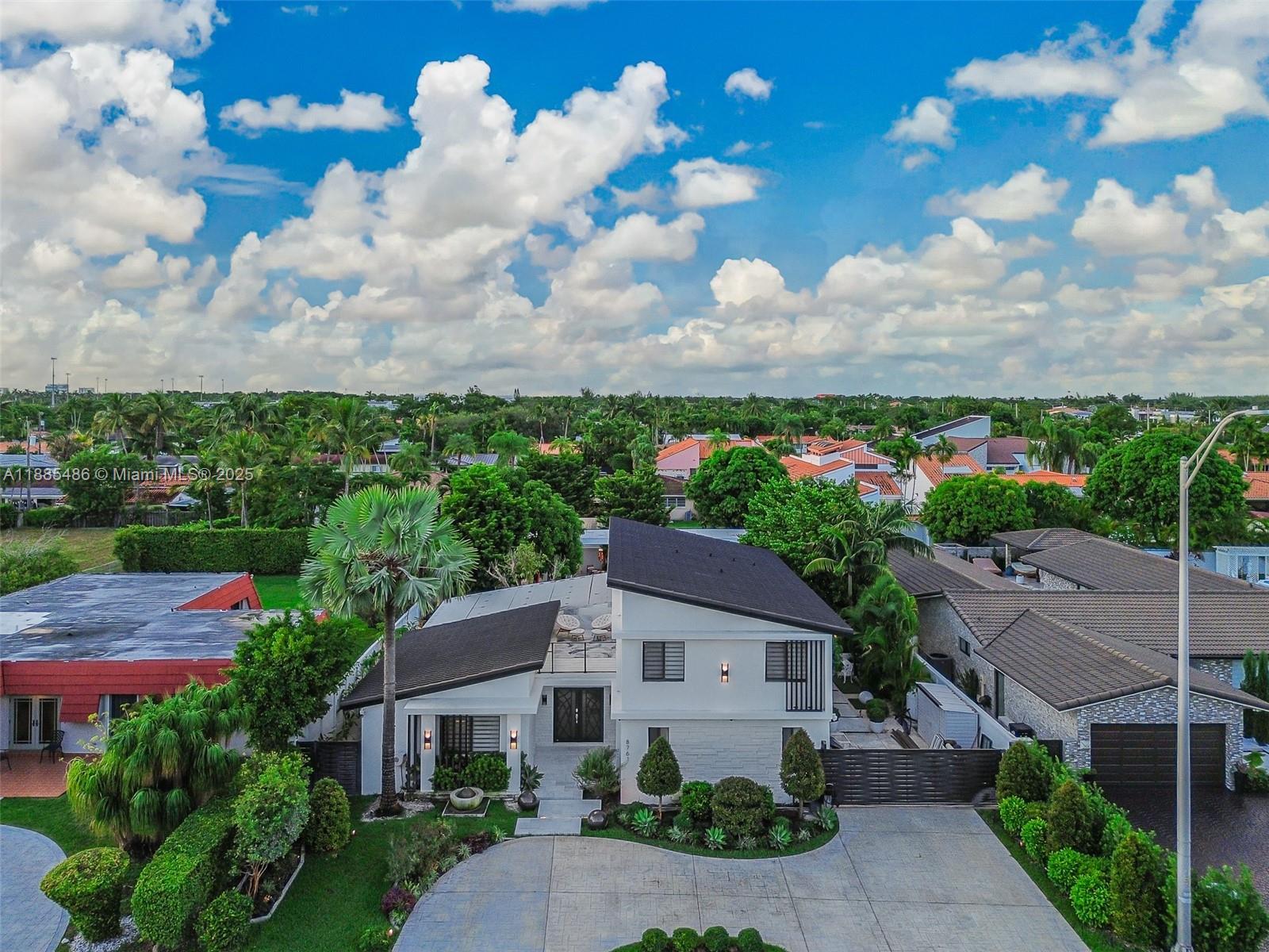 8761 SW 56th St, Miami FL 33165