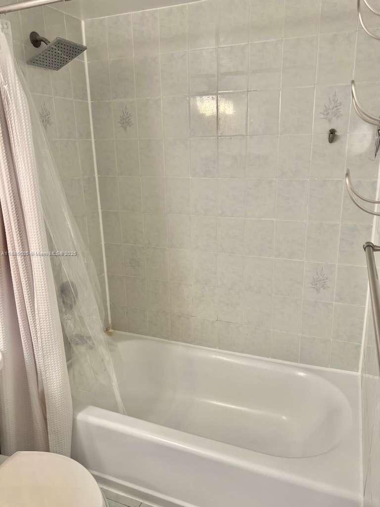 1300 W 53rd St # 18, Hialeah FL 33012 photo 4