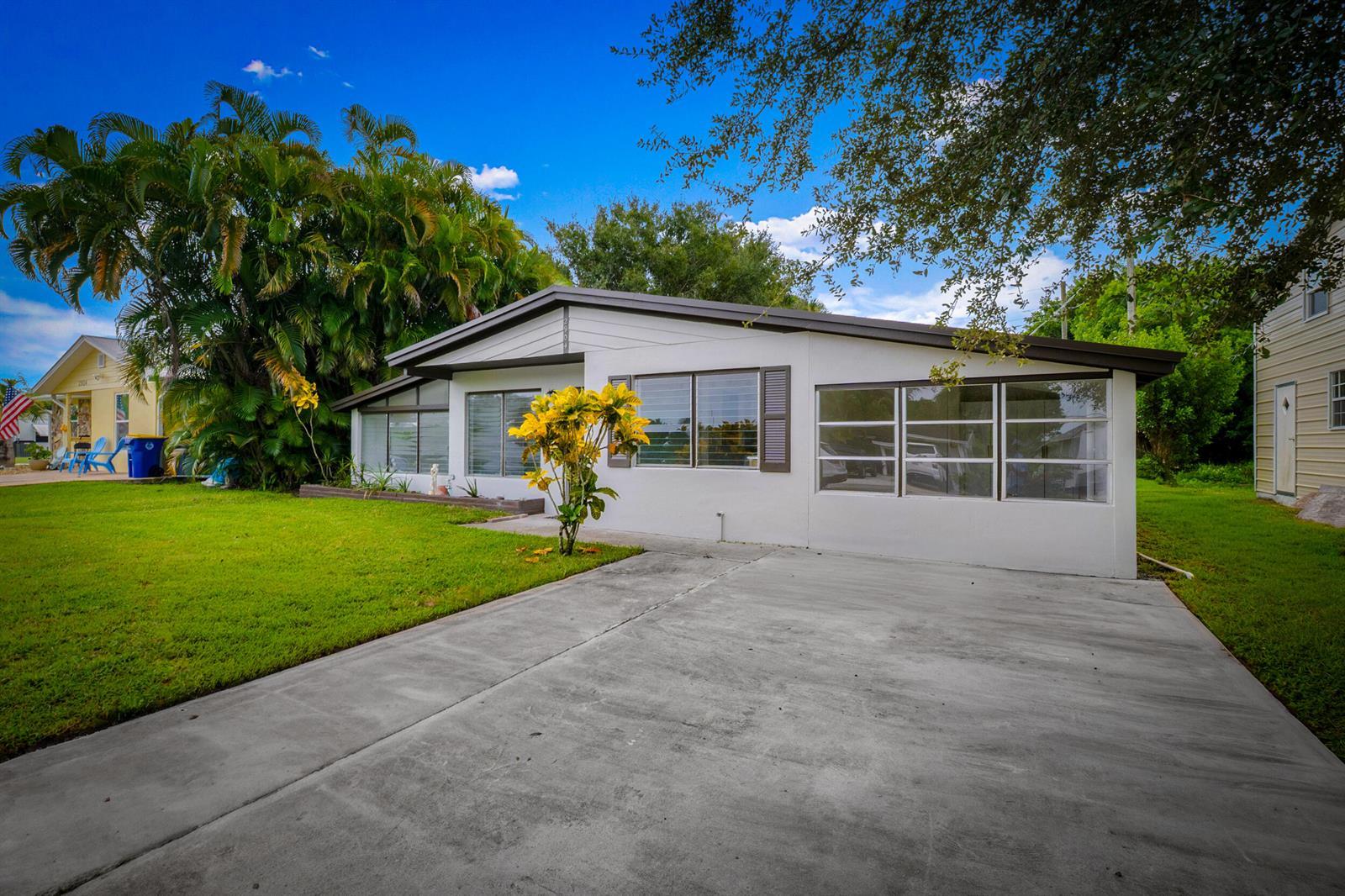2904 SE Bamboo Street, Stuart FL 34997 photo 4