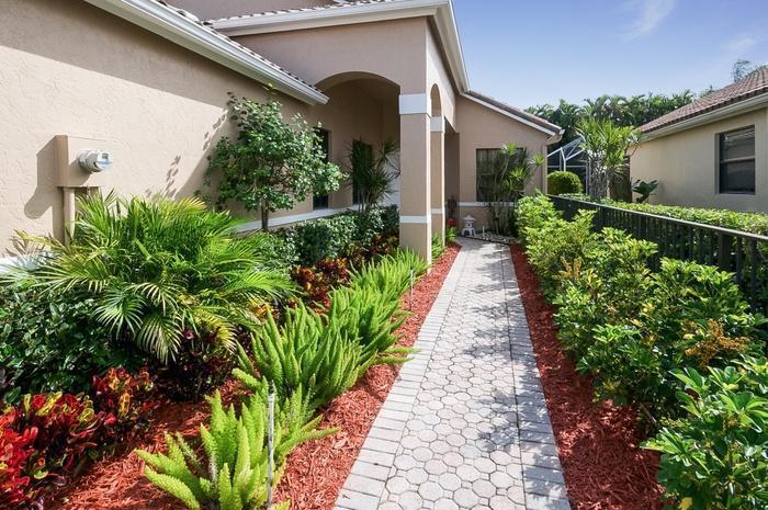 10091 Dover Carriage Lane, Lake Worth FL 33449 photo 2