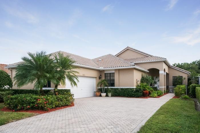 10091 Dover Carriage Lane, Lake Worth FL 33449